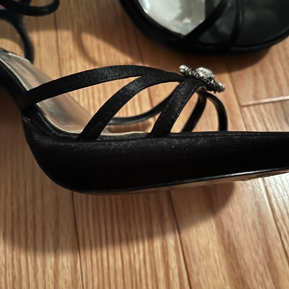 Heels - Picture 2 of 4